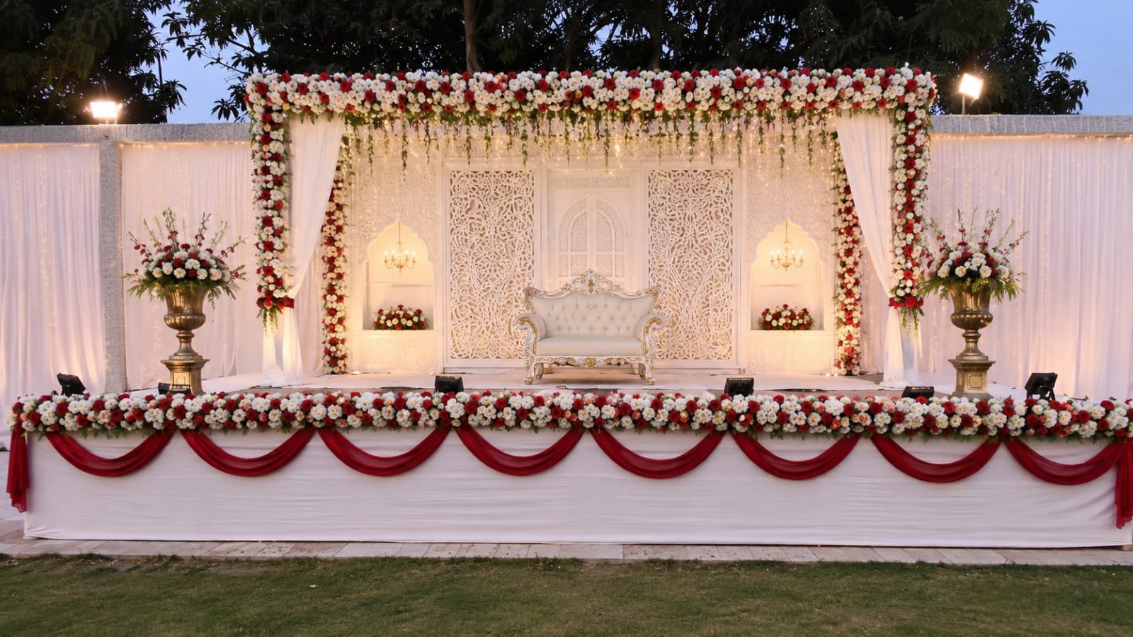 Royal Catering & Dining Setup at Mahadev Palace